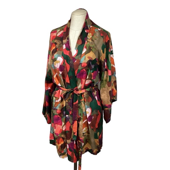 Natori Josie Multi-Colored Floral Belted Wide Sleeve Top - Picture 1 of 10